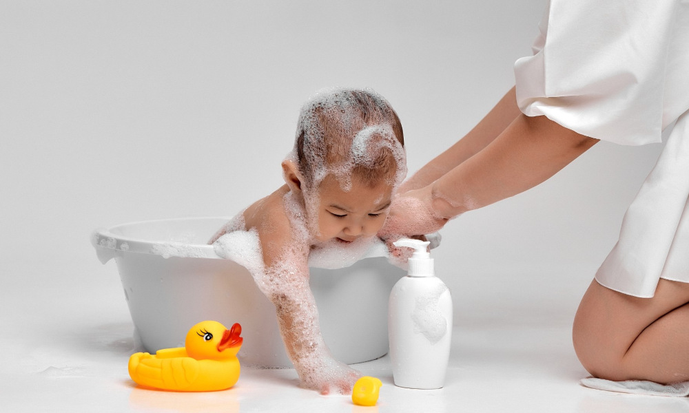 Step-By-Step Guide To Bathing A Newborn